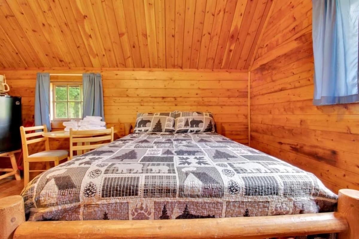 Lovely Rustic Cabin In Блумингтон Экстерьер фото